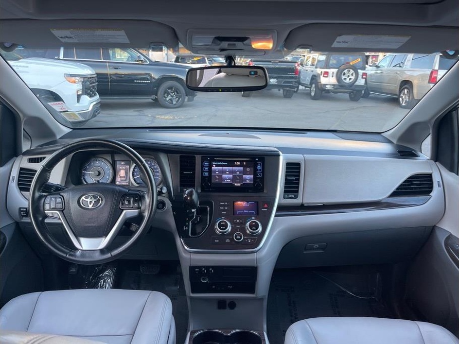 2015 Toyota Sienna XLE Premium - Photo 11