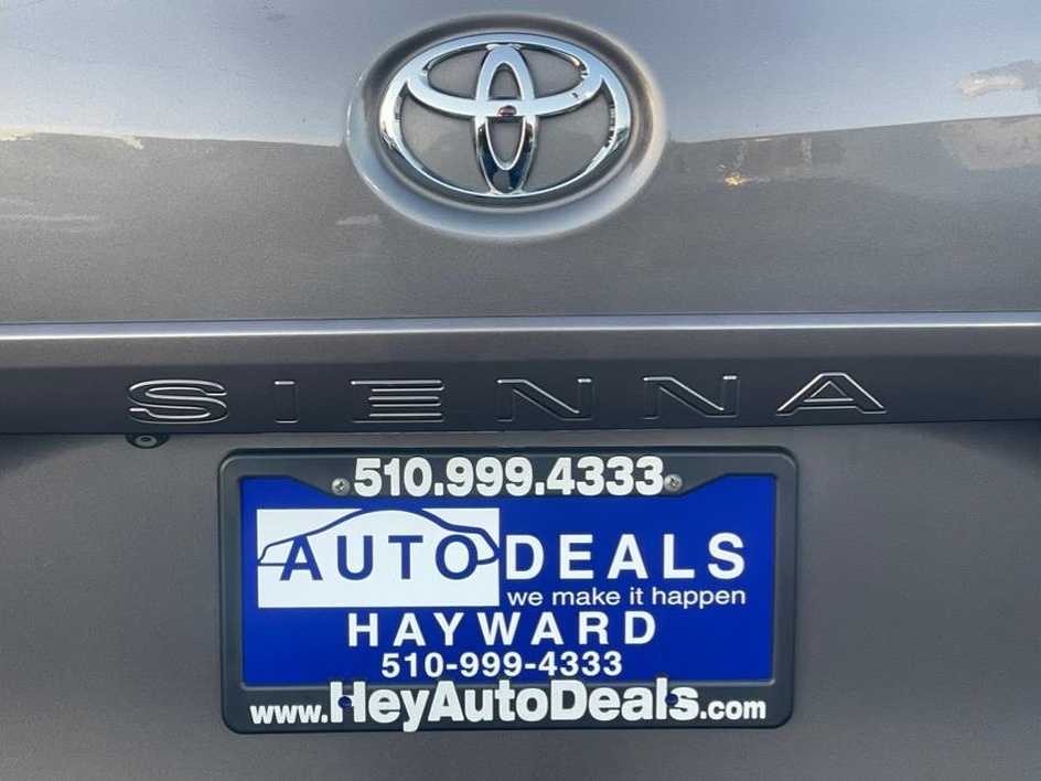 2015 Toyota Sienna XLE Premium - Photo 18