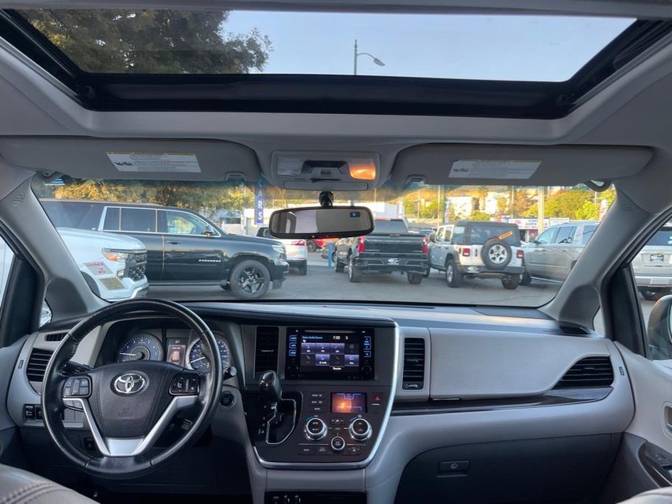 2015 Toyota Sienna XLE Premium - Photo 10