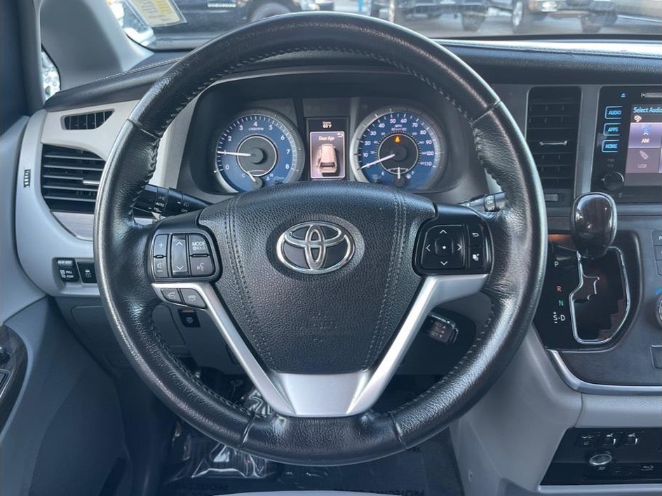 2015 Toyota Sienna XLE Premium - Photo 12
