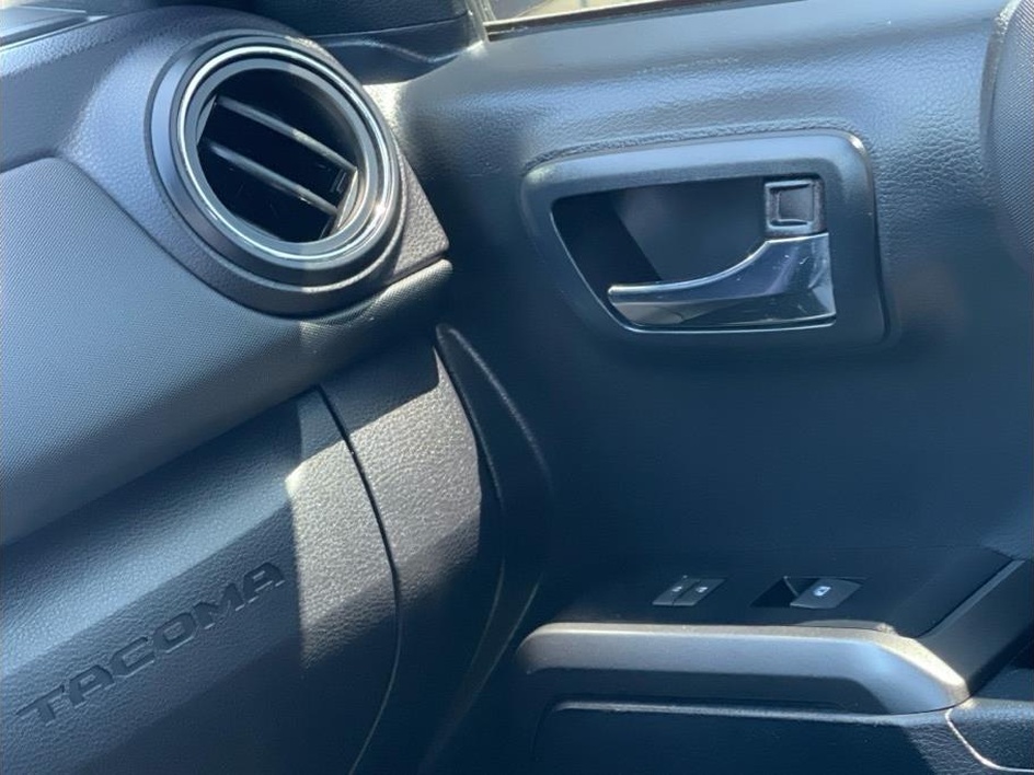 2020 Toyota Tacoma TRD Sport - Photo 12