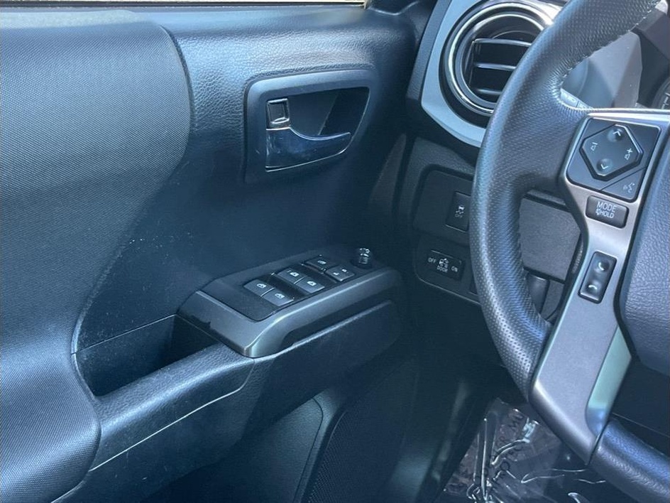 2020 Toyota Tacoma TRD Sport - Photo 13