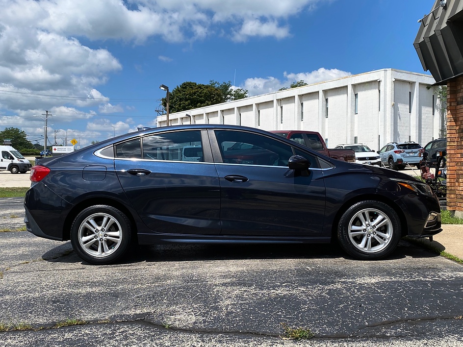 2016 Chevrolet Cruze L - Photo 18