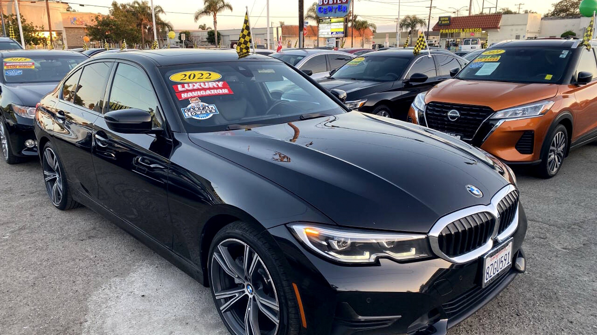 2022 BMW 3 Series 330i - Photo 6