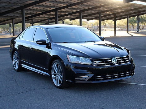 2017 Volkswagen Passat R-Line