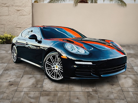 2015 Porsche Panamera Base