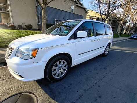 2016 Chrysler Town & Country Touring