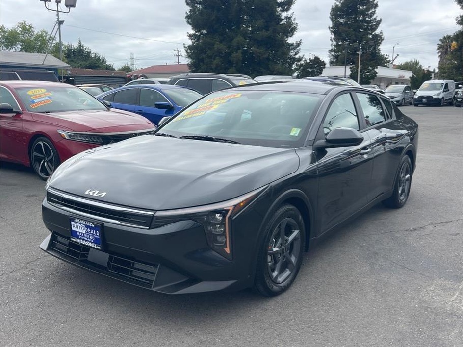 2026 Kia K4 LXS AT's photo