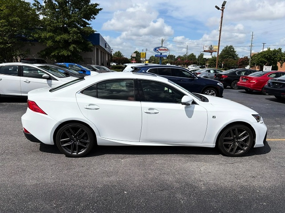 2018 Lexus IS 300 - Photo 12