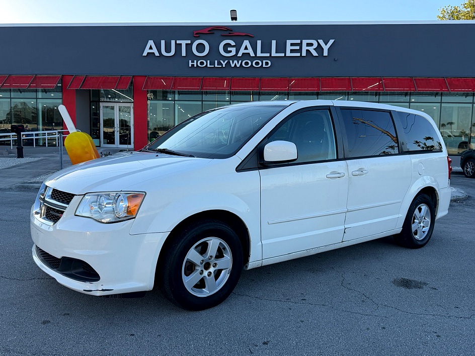 2013 Dodge Grand Caravan SXT's photo
