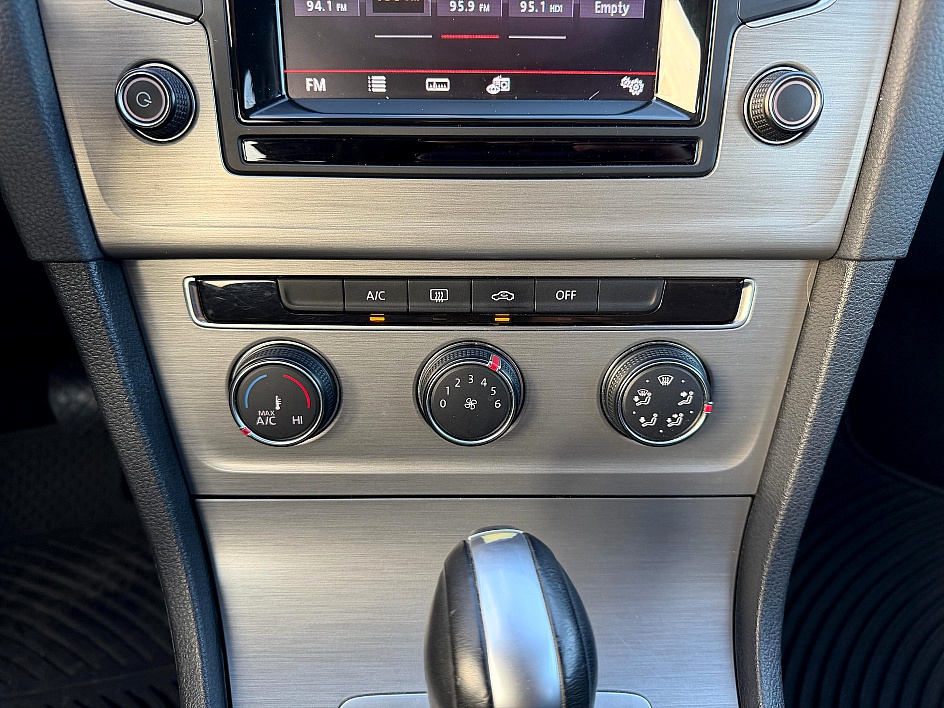 2015 Volkswagen Golf TSI S - Photo 24