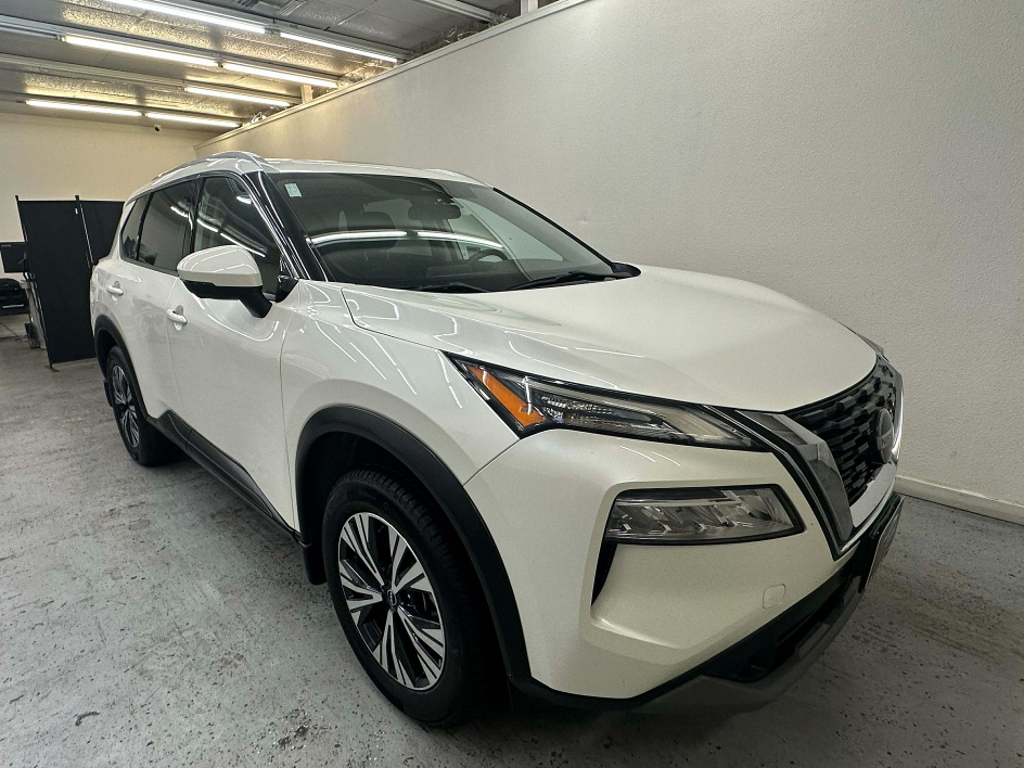 2021 Nissan Rogue SV's photo