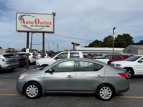 2014 Nissan Versa Sedan SV
