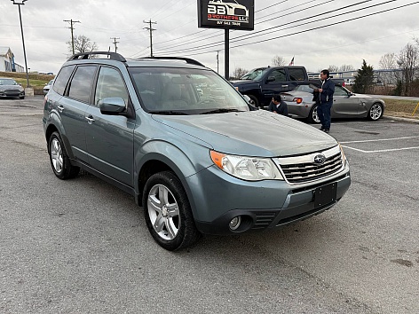 2010 Subaru Forester X Premium's photo