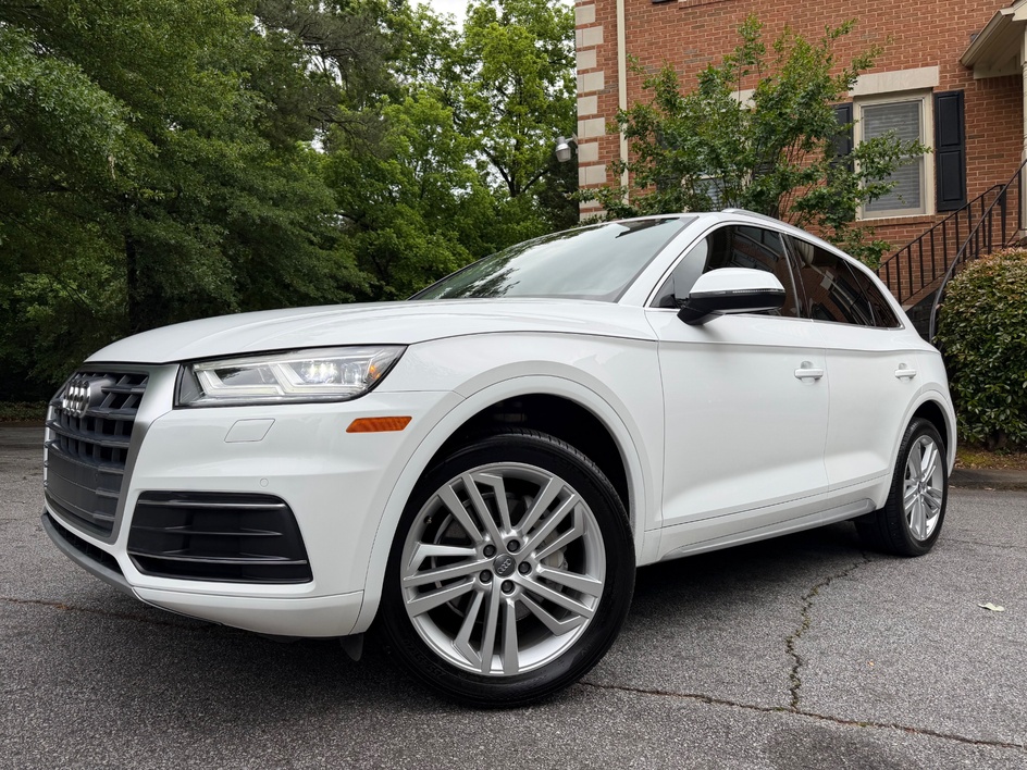 2018 Audi Q5 2.0T quattro S tronic Premium Plus's photo