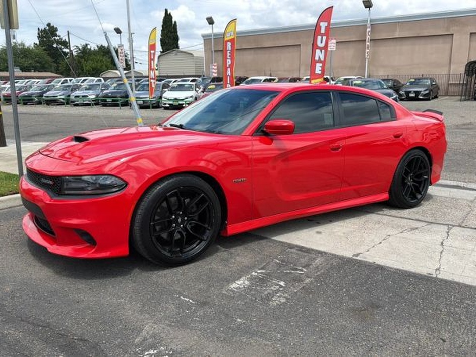2019 Dodge Charger R/T's photo