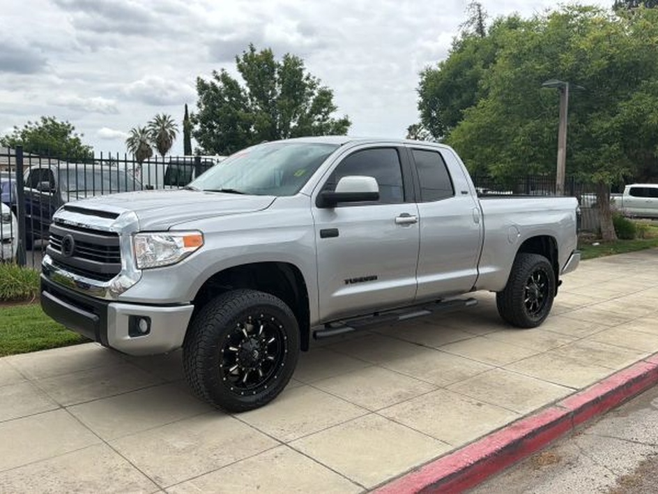 2017 Toyota Tundra SR5 5.7L 4WD FFV Double Cab Std Bed's photo