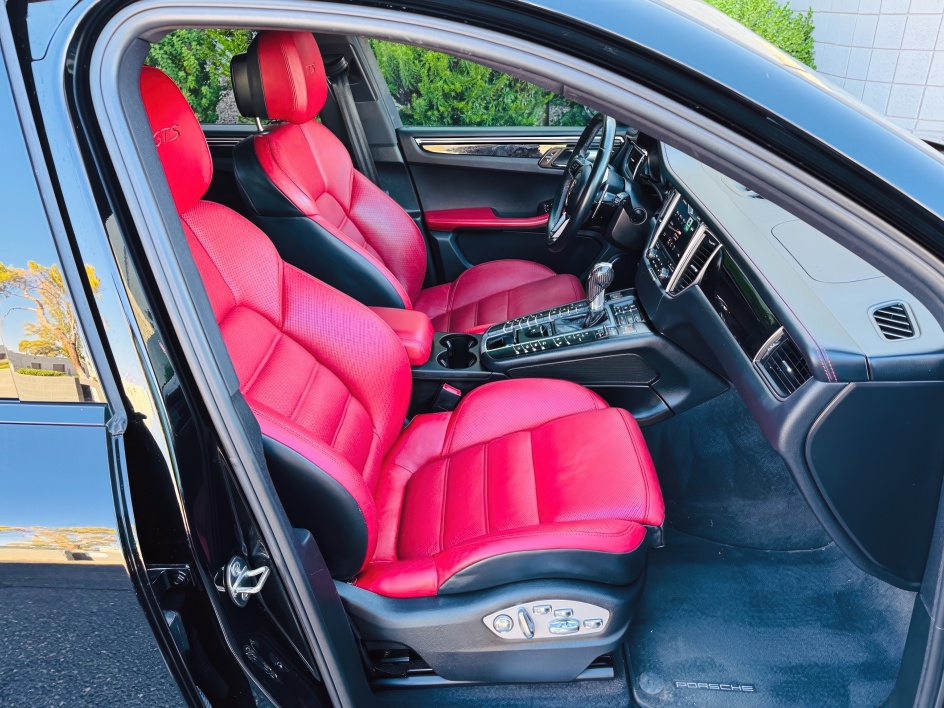 2018 Porsche Macan GTS photo 9
