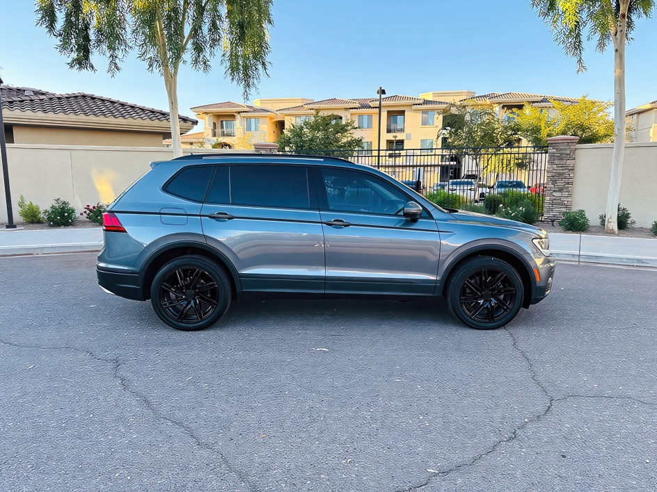 2020 Volkswagen Tiguan S photo 5