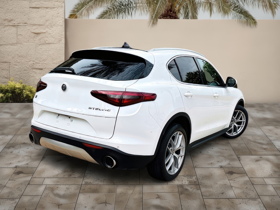 2018 Alfa Romeo Stelvio Ti photo 4