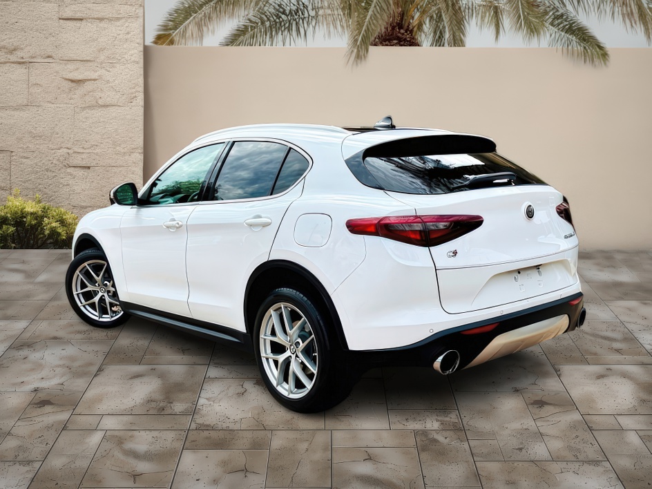 2018 Alfa Romeo Stelvio Ti photo 3