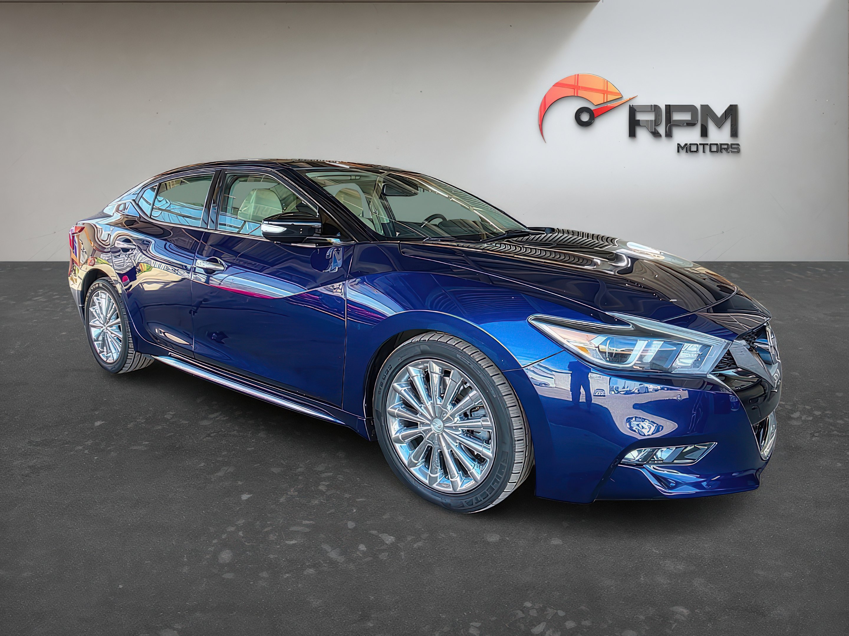 2017 Nissan Maxima Platinum's photo