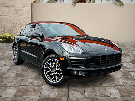 2018 Porsche Macan Sport Edition's photo