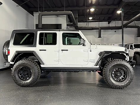 2020 Jeep Wrangler Sport S's photo