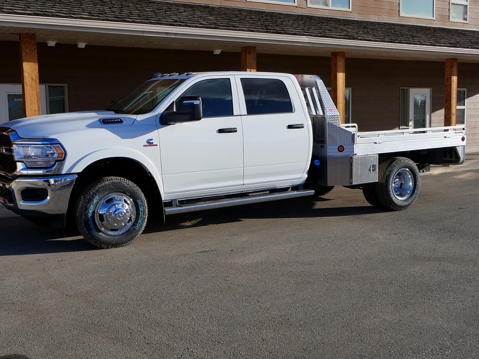 2024 RAM 3500 CHASSIS CAB TRADESMAN Diamond West Sales is Alberta and