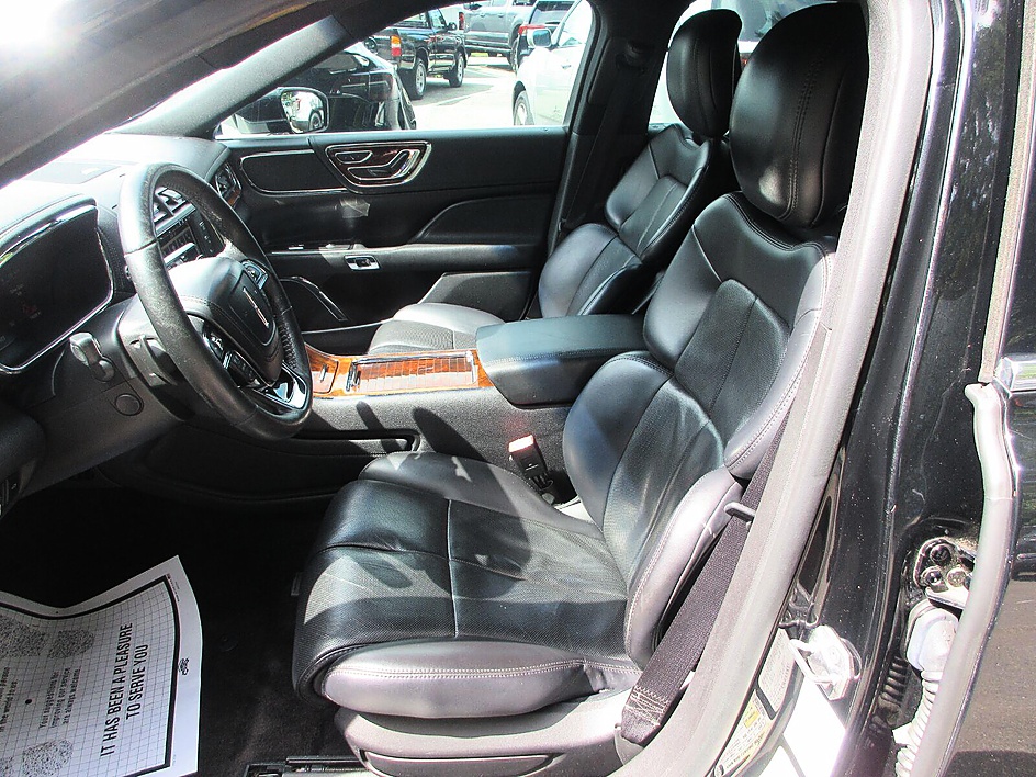 Lincoln Continental photo 9