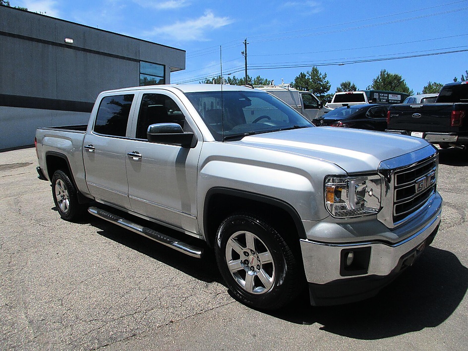 GMC Sierra photo 3