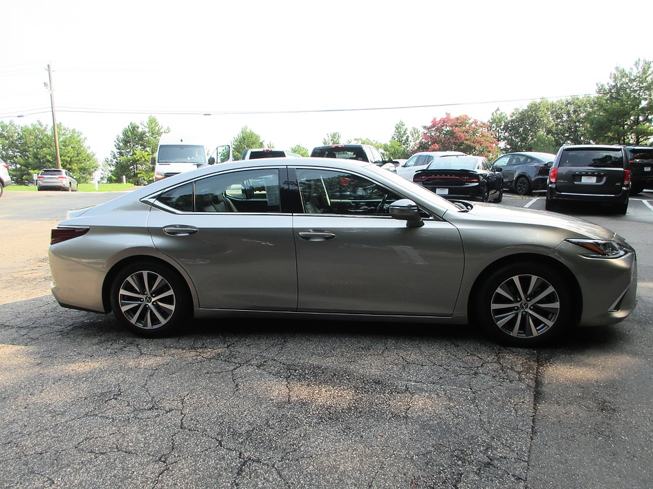 Lexus ES photo 4