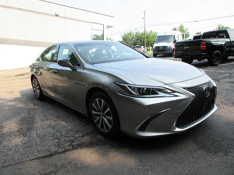 Lexus ES photo 3