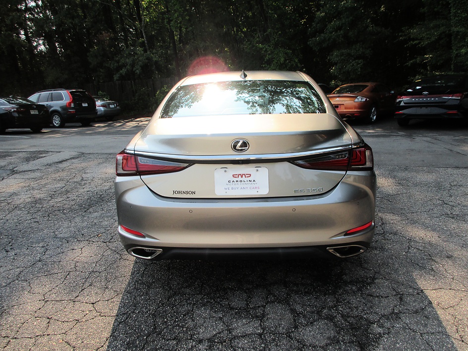 Lexus ES photo 6