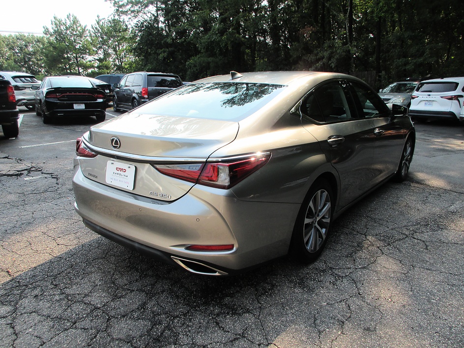 Lexus ES photo 5