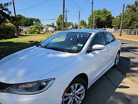 2015 Chrysler 200 Limited's photo
