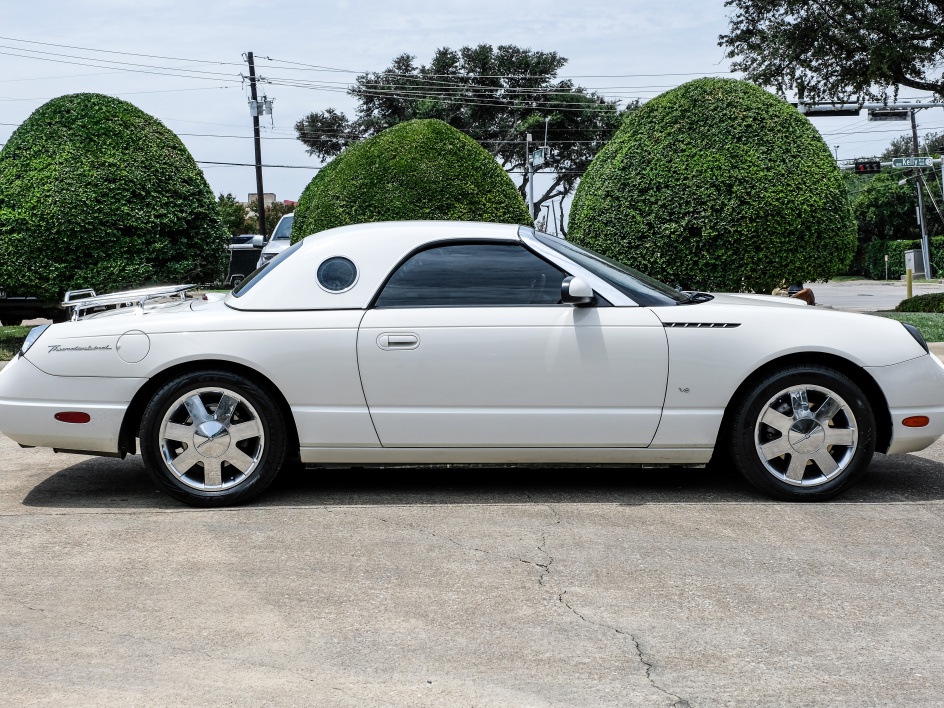 2003 Ford Thunderbird photo 5
