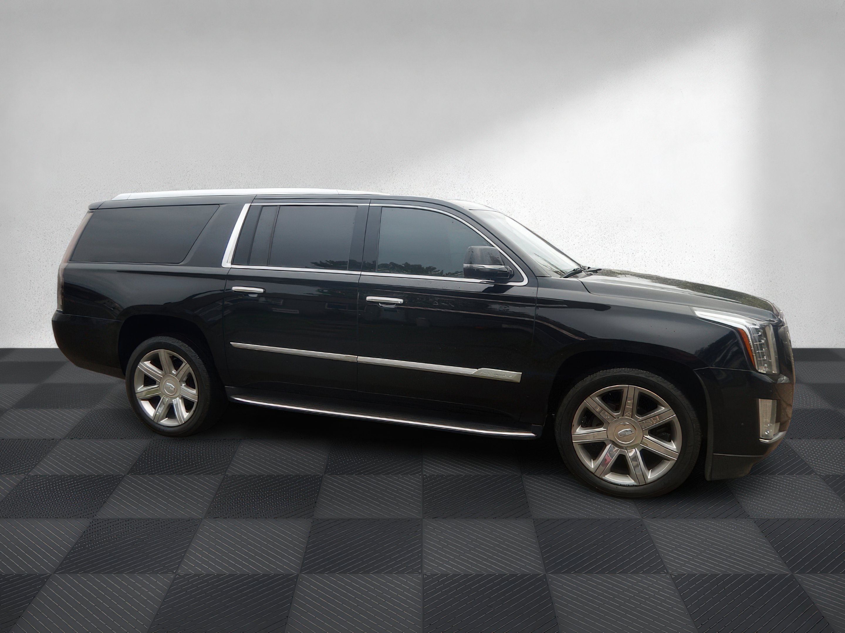 2019 Cadillac Escalade ESV AWD Luxury's photo