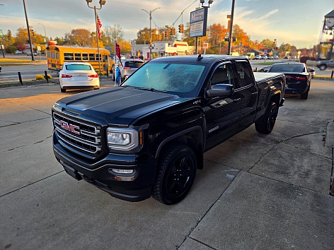 2018 GMC Sierra 1500 SLE's photo