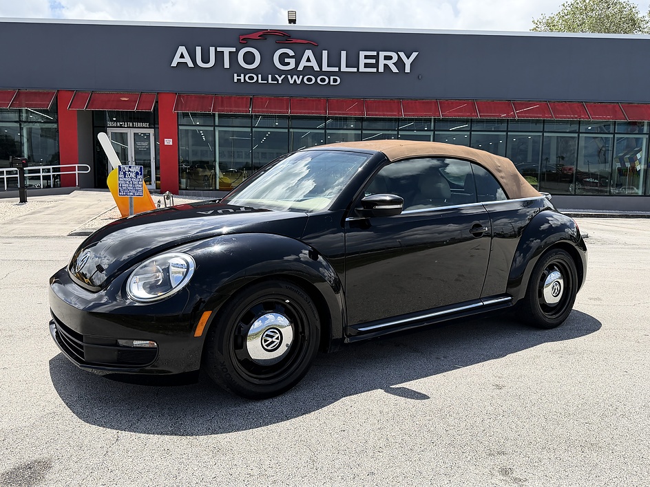 2013 Volkswagen Beetle 2.5L Conv. 50s Edition PZEV's photo