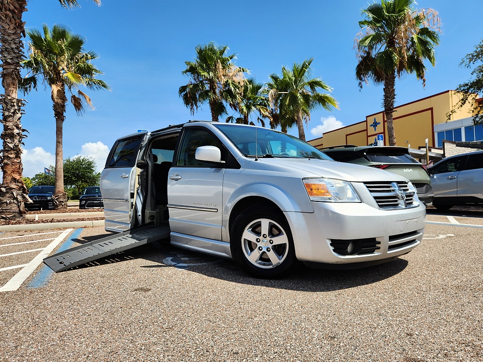 2010 Dodge Grand Caravan SXT FWD's photo