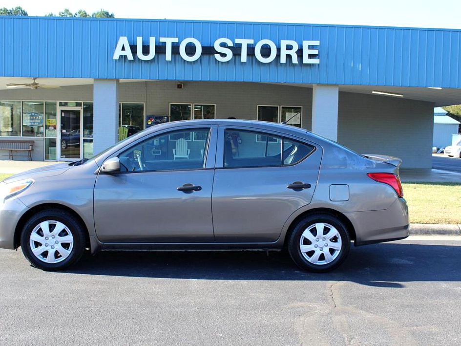 2017 Nissan Versa Sedan