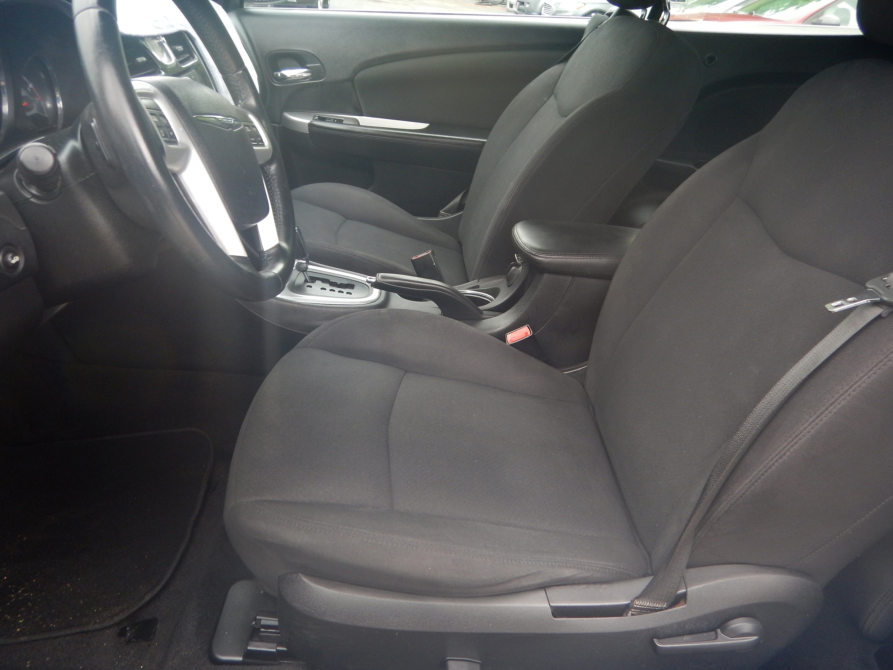 2012 Chrysler 200 Touring - Photo 19