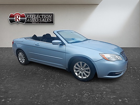 2012 Chrysler 200 Touring Convertible's photo