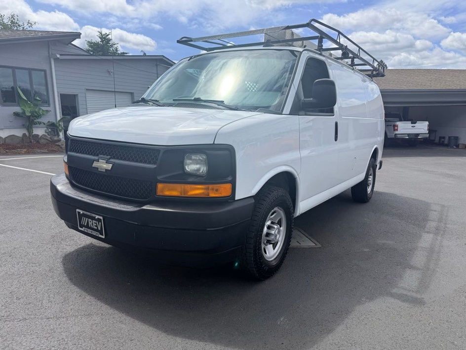 2017 Chevrolet Express 3500 Work Van HD's photo