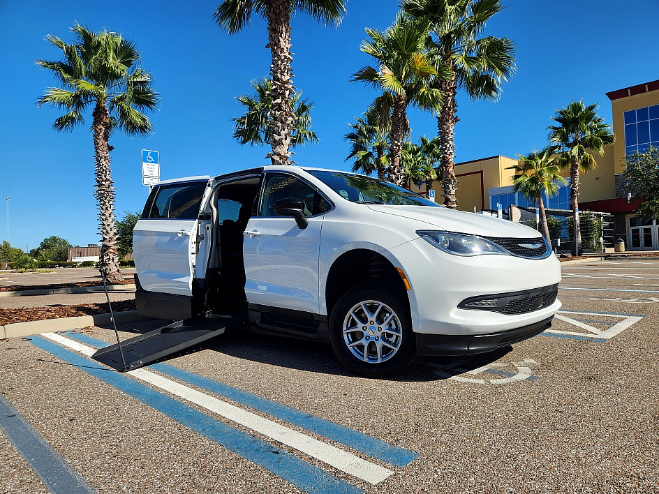 2024 Chrysler Voyager LX's photo