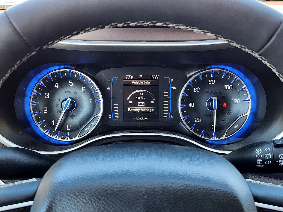 2024 Chrysler Voyager LX - Photo 15