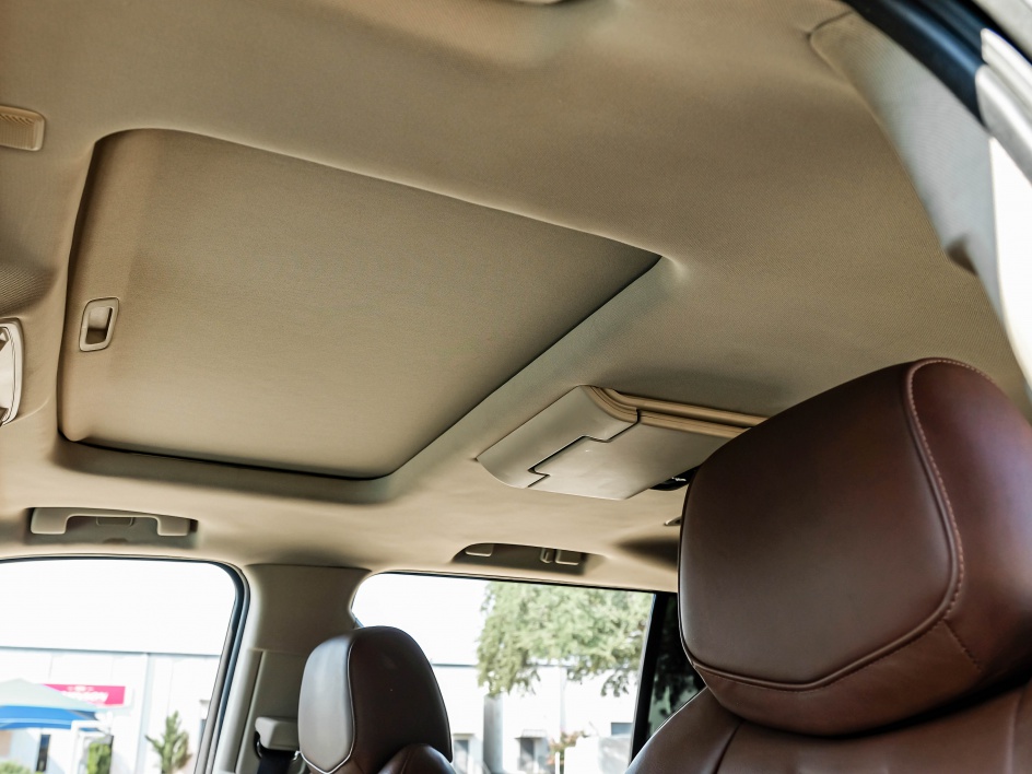 2016 Cadillac Escalade ESV Luxury photo 3
