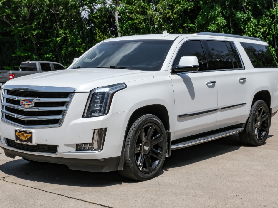 2016 Cadillac Escalade ESV Luxury photo 4