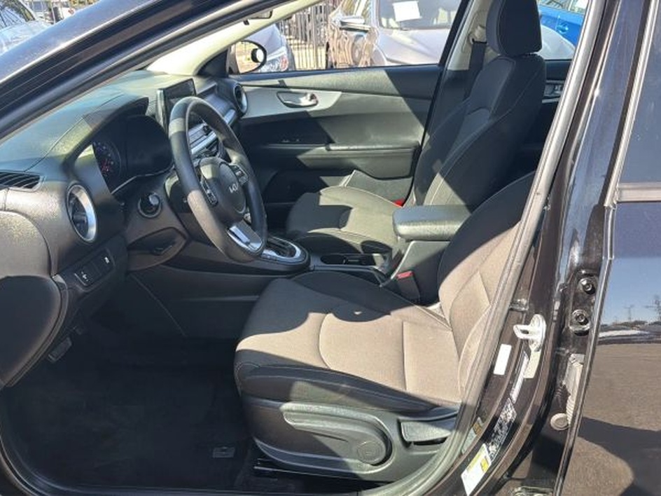 2022 KIA FORTE LXS SEDAN 4D